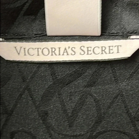 Victoria’s Secret women’s pajama top satin field long sleeve‎ button BLACK PINK - Picture 3 of 7